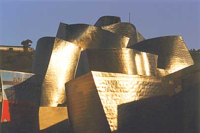 Guggenheim Museum Bilbao, veduta d'insieme dell'edificio