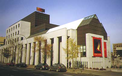 Scorcio dell'edificio del Musée dArt Contemporain de Montreal