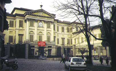 Veduta della Pinacoteca d'Arte Antica di Bergamo dal piazzale antistante